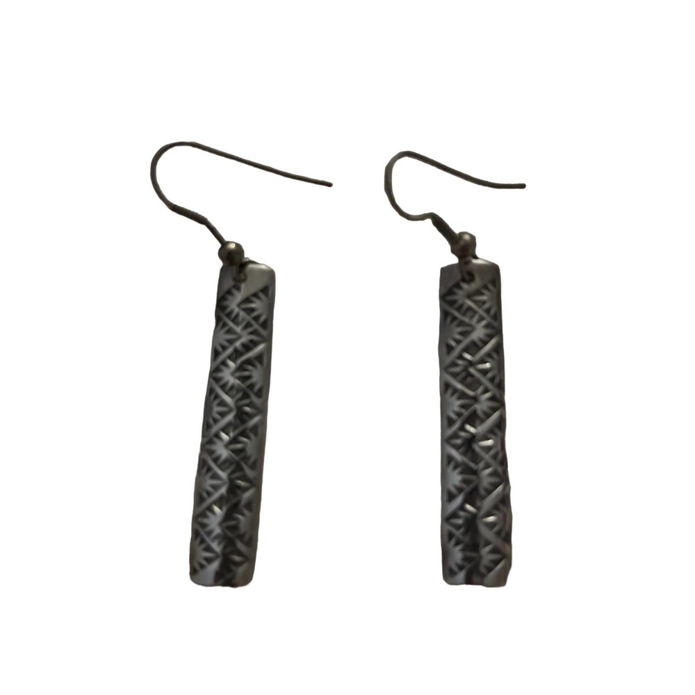 Vintage sterling silver dangling earrings - beautiful intricate design. EUC.